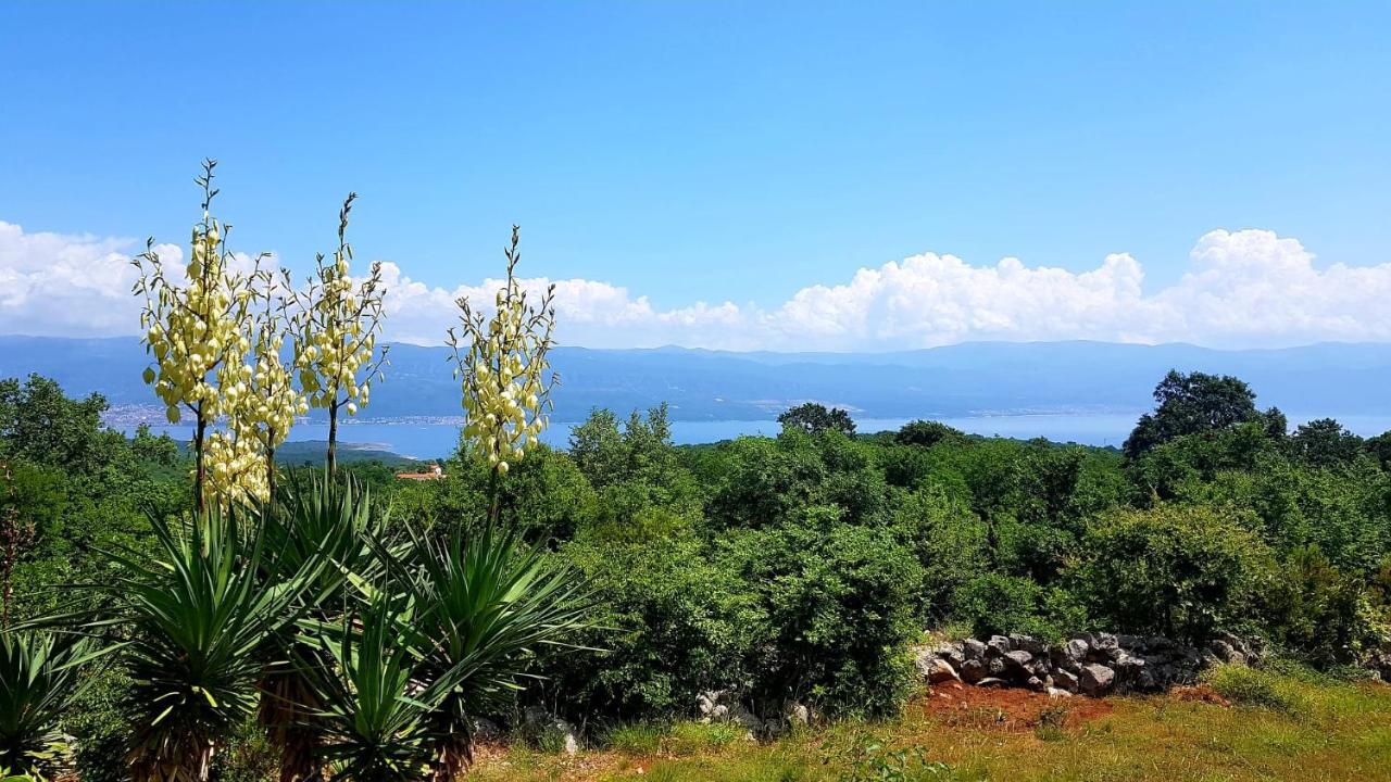 Hilltop Villa Risika Kültér fotó